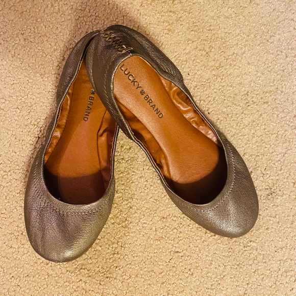 Flats - Picture 1 of 2